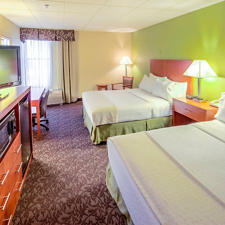 Quality Inn & Suites Downtown Mansfield Bagian luar foto