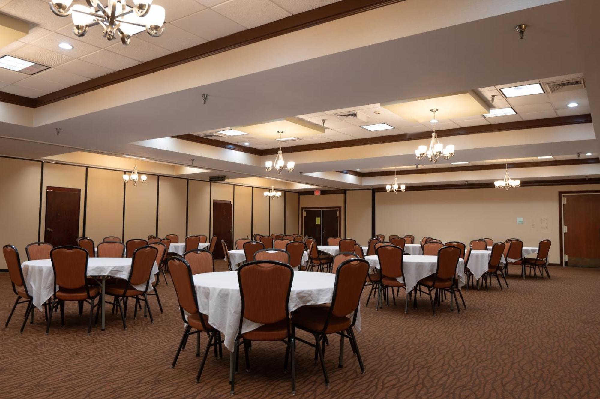 Quality Inn & Suites Downtown Mansfield Bagian luar foto